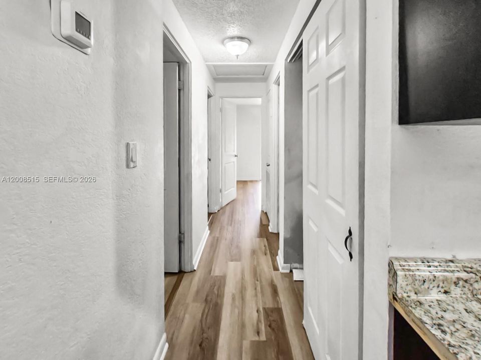 Недавно продано: $195,000 (4 спален, 2 ванн, 1598 Квадратных фут)