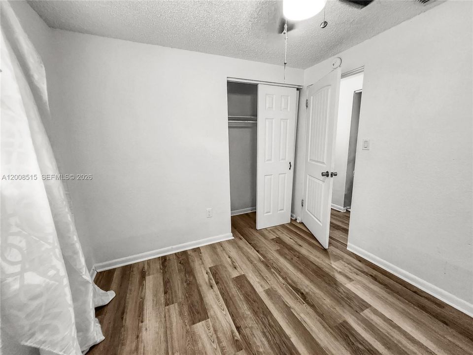 Недавно продано: $195,000 (4 спален, 2 ванн, 1598 Квадратных фут)