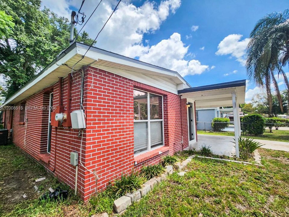 Недавно продано: $195,000 (4 спален, 2 ванн, 1598 Квадратных фут)