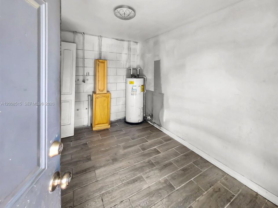 Недавно продано: $195,000 (4 спален, 2 ванн, 1598 Квадратных фут)
