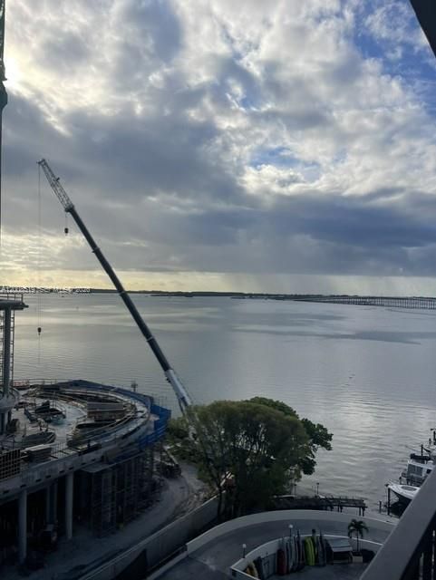 For Sale: $458,000 (1 beds, 2 baths, 868 Square Feet)