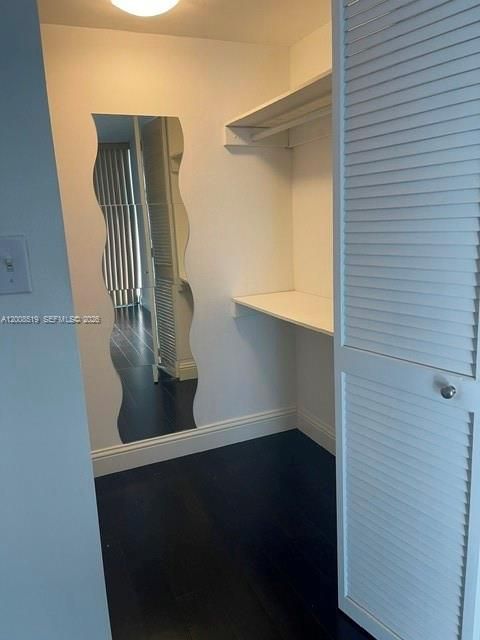 For Sale: $458,000 (1 beds, 2 baths, 868 Square Feet)