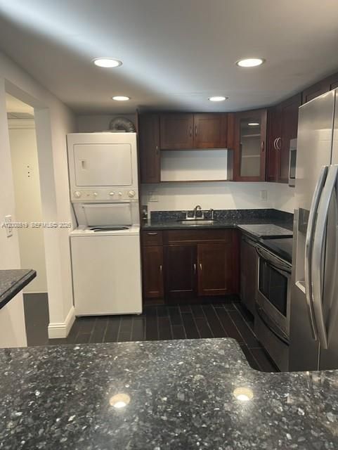 For Sale: $458,000 (1 beds, 2 baths, 868 Square Feet)