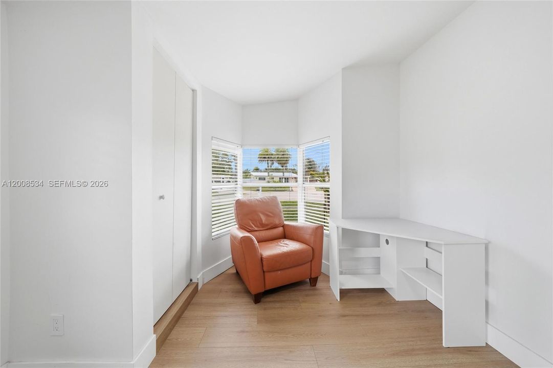 Active With Contract: $3,300 (4 beds, 2 baths, 1236 Square Feet)