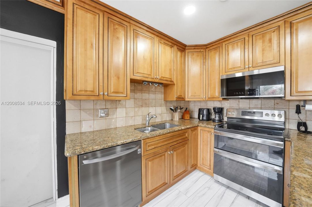 Active With Contract: $3,300 (4 beds, 2 baths, 1236 Square Feet)