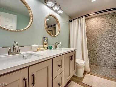Hallway Bathroom #2