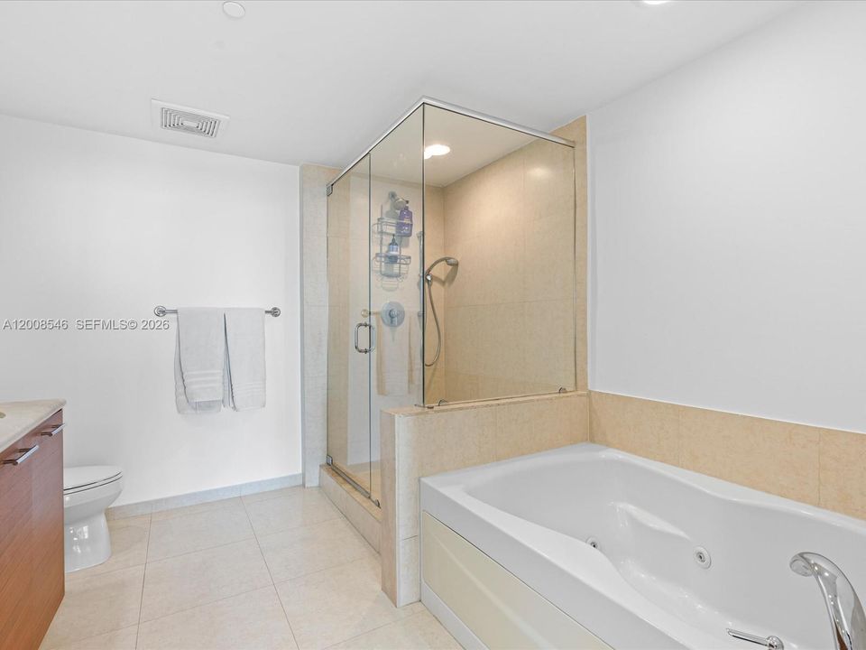 На продажу: $849,000 (2 спален, 2 ванн, 1357 Квадратных фут)