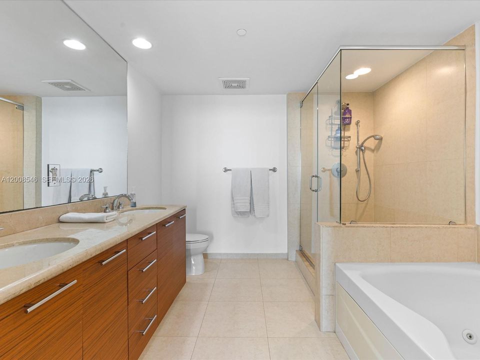 На продажу: $849,000 (2 спален, 2 ванн, 1357 Квадратных фут)