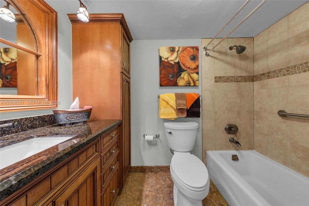 For Rent: $3,500 (2 beds, 2 baths, 1020 Square Feet)