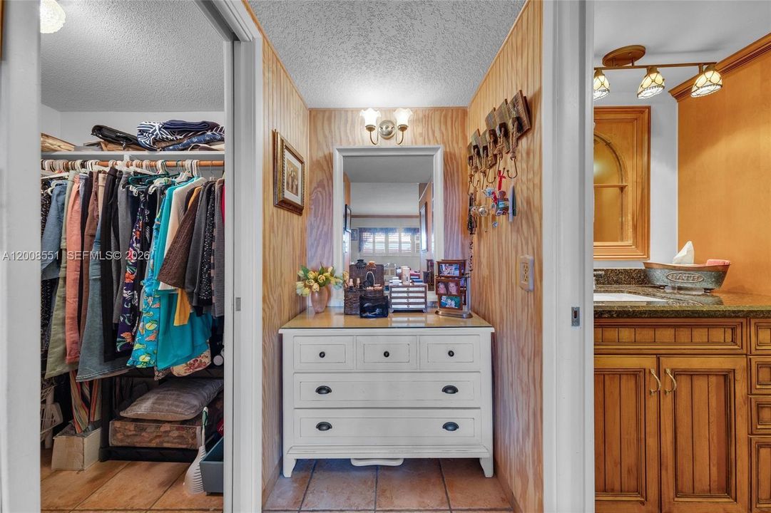 For Rent: $3,500 (2 beds, 2 baths, 1020 Square Feet)