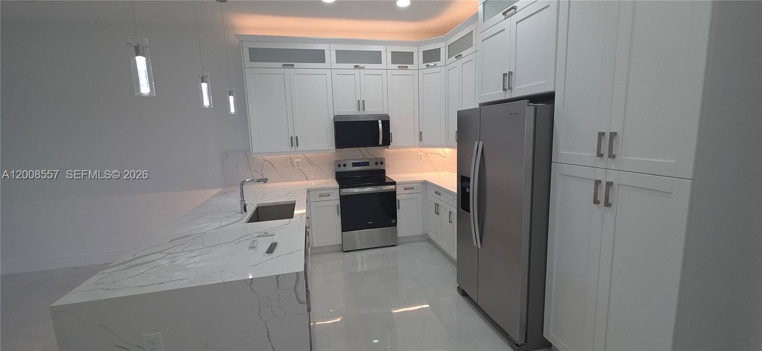 For Rent: $2,000 (6 beds, 4 baths, 1199 Square Feet)