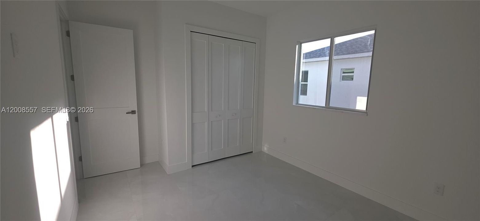 For Rent: $2,000 (6 beds, 4 baths, 1199 Square Feet)