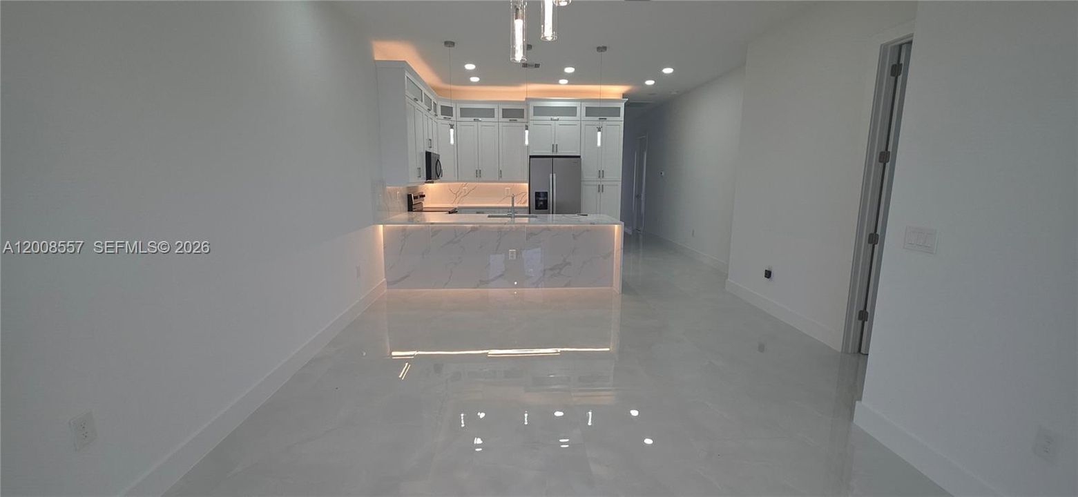For Rent: $2,000 (6 beds, 4 baths, 1199 Square Feet)