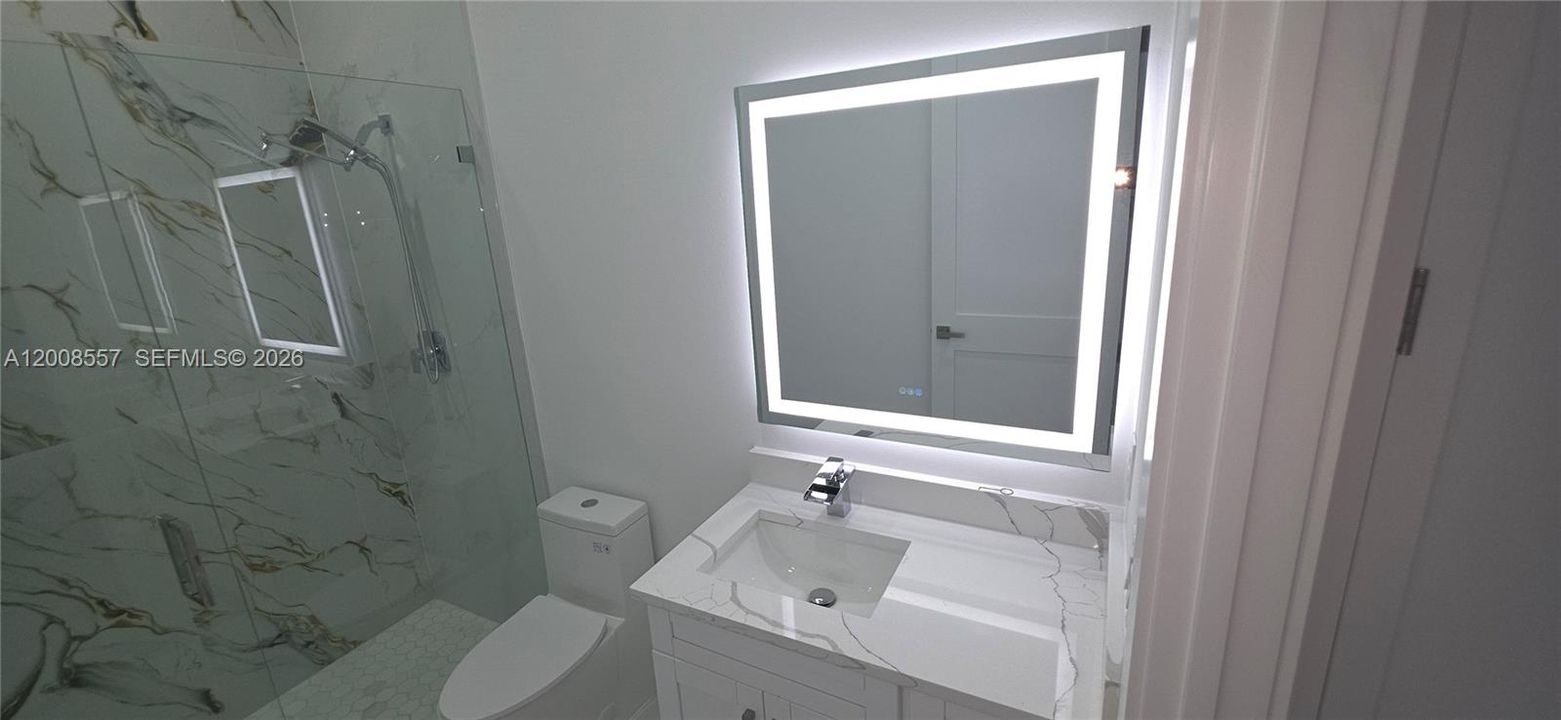 For Rent: $2,000 (6 beds, 4 baths, 1199 Square Feet)