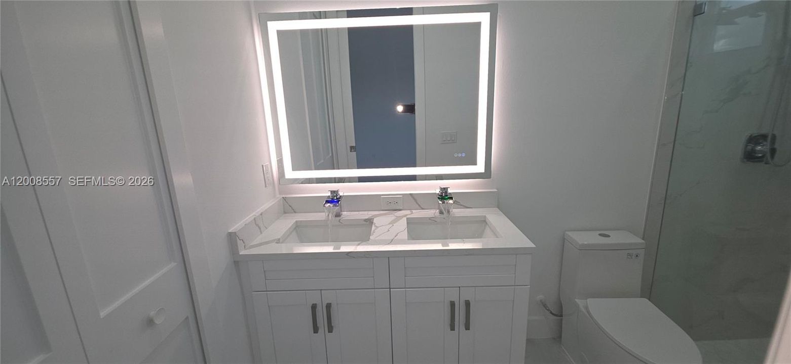 For Rent: $2,000 (6 beds, 4 baths, 1199 Square Feet)