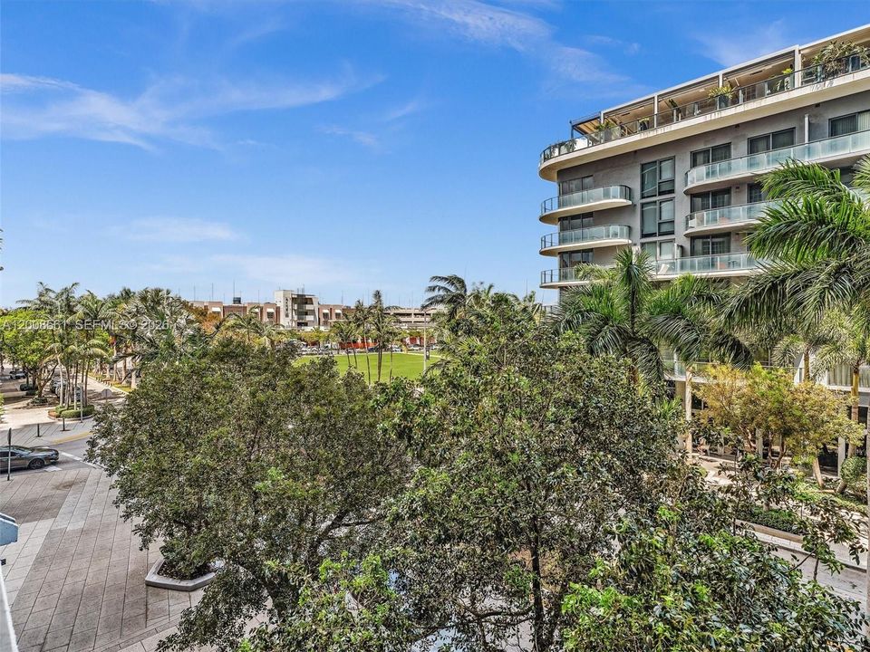 For Sale: $759,000 (1 beds, 2 baths, 1373 Square Feet)