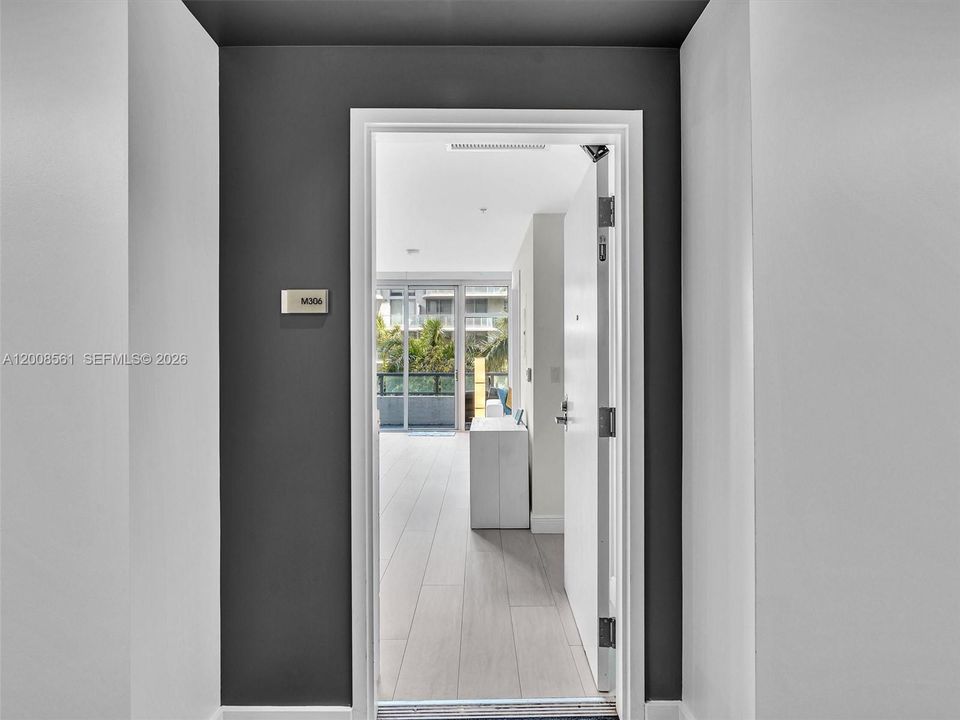 For Sale: $759,000 (1 beds, 2 baths, 1373 Square Feet)