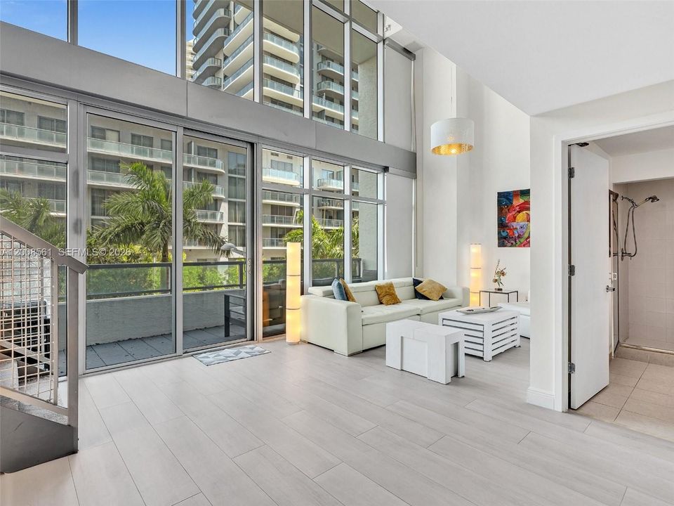 For Sale: $759,000 (1 beds, 2 baths, 1373 Square Feet)