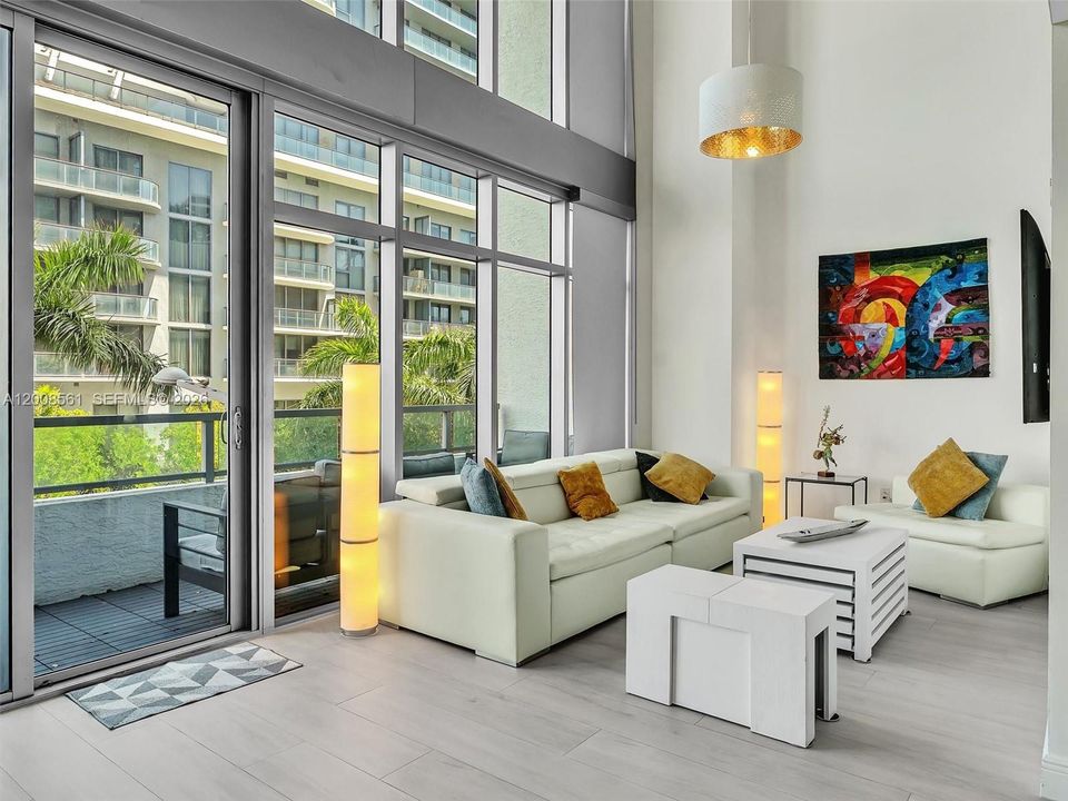 For Sale: $759,000 (1 beds, 2 baths, 1373 Square Feet)
