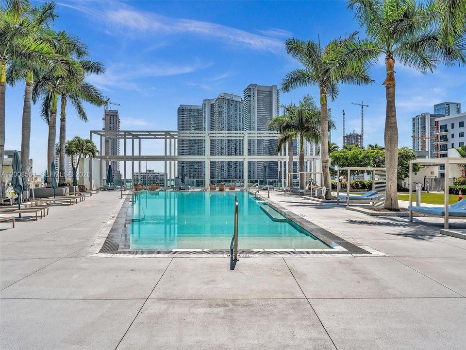 For Sale: $759,000 (1 beds, 2 baths, 1373 Square Feet)
