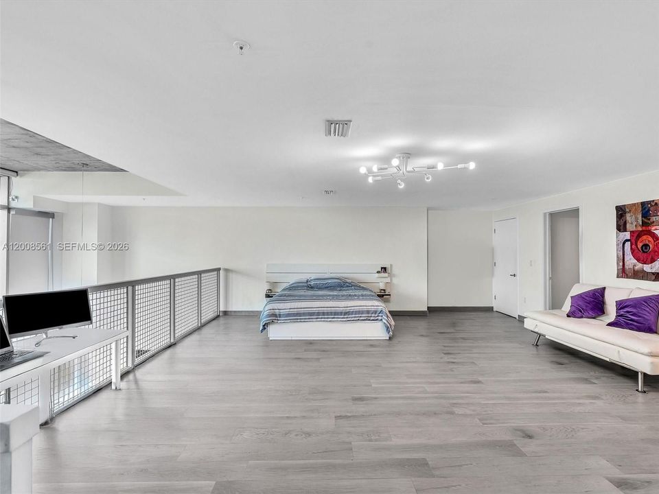 For Sale: $759,000 (1 beds, 2 baths, 1373 Square Feet)