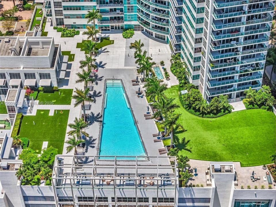 For Sale: $759,000 (1 beds, 2 baths, 1373 Square Feet)