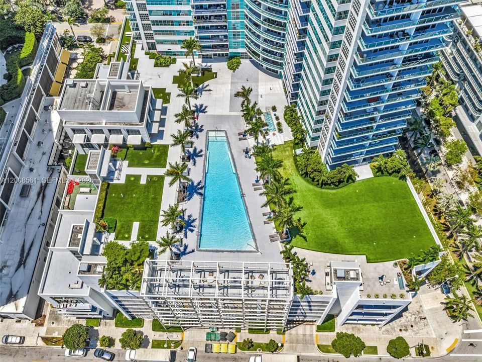 For Sale: $759,000 (1 beds, 2 baths, 1373 Square Feet)
