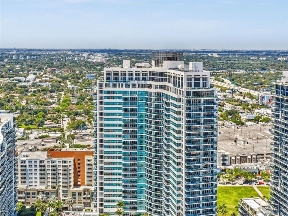 For Sale: $759,000 (1 beds, 2 baths, 1373 Square Feet)