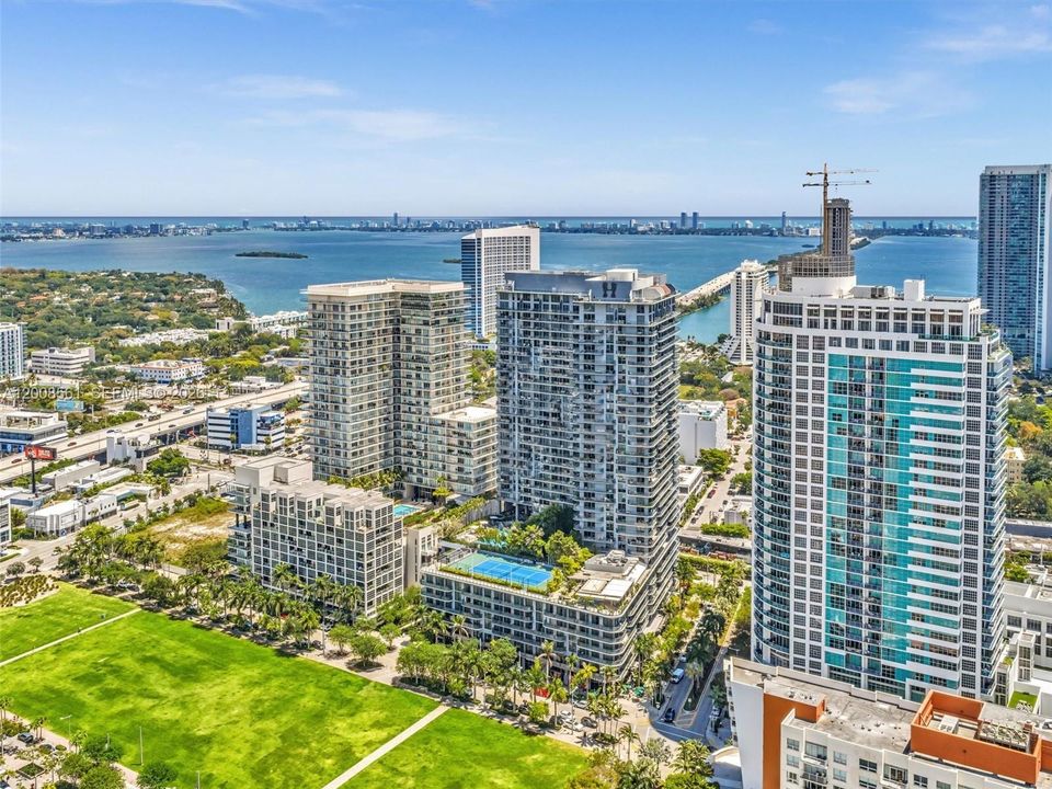For Sale: $759,000 (1 beds, 2 baths, 1373 Square Feet)