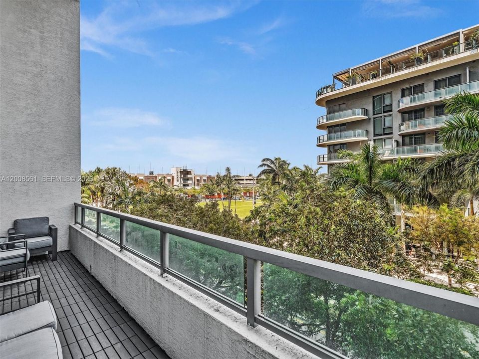 For Sale: $759,000 (1 beds, 2 baths, 1373 Square Feet)