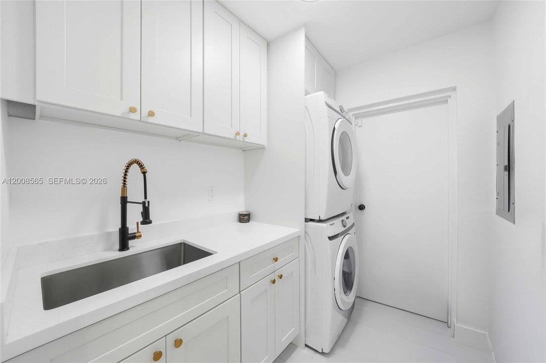 Activo con contrato: $695,000 (3 camas, 2 baños, 1218 Pies cuadrados)
