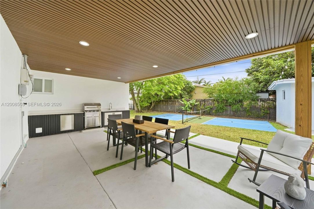 Activo con contrato: $695,000 (3 camas, 2 baños, 1218 Pies cuadrados)