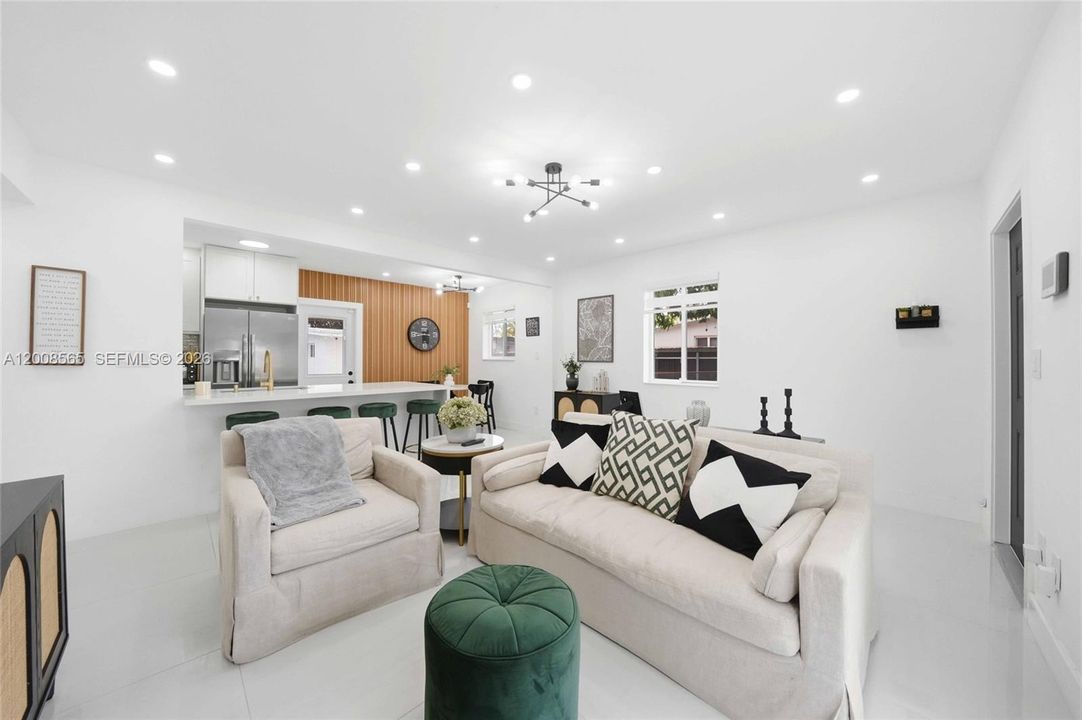 Activo con contrato: $695,000 (3 camas, 2 baños, 1218 Pies cuadrados)