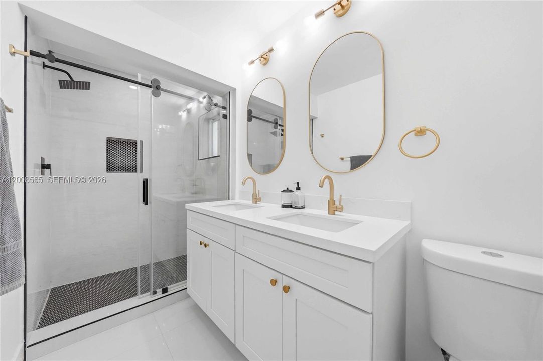 Activo con contrato: $695,000 (3 camas, 2 baños, 1218 Pies cuadrados)