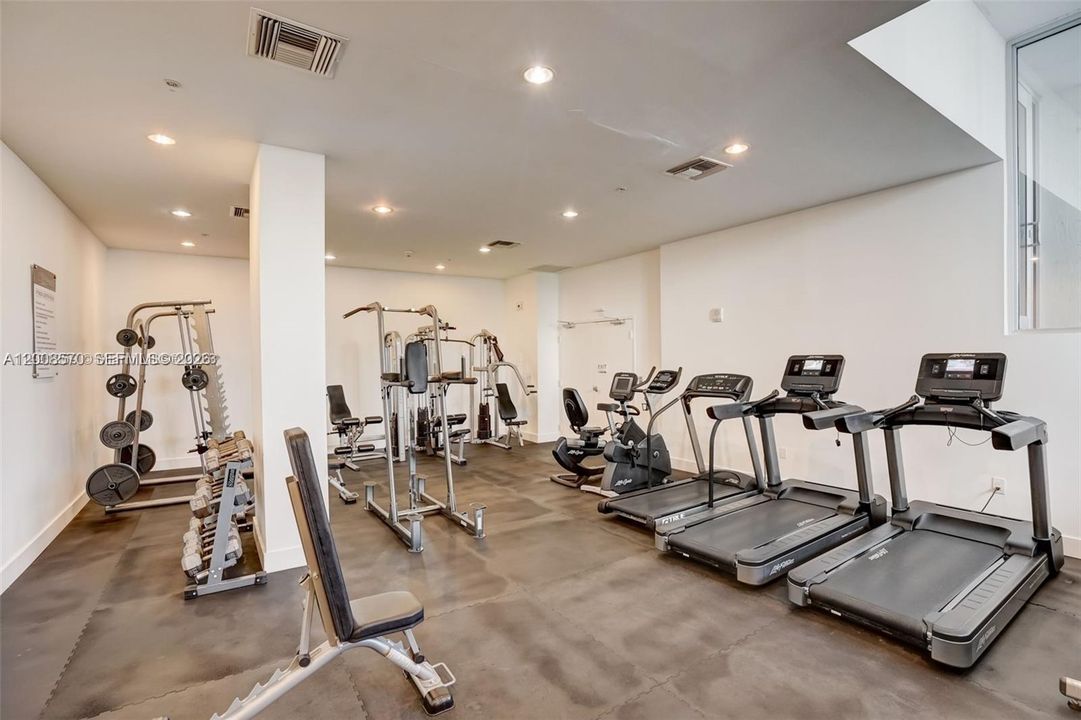 Activo con contrato: $2,500 (1 camas, 1 baños, 678 Pies cuadrados)