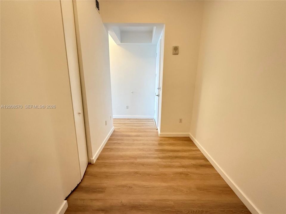 Activo con contrato: $2,500 (1 camas, 1 baños, 678 Pies cuadrados)