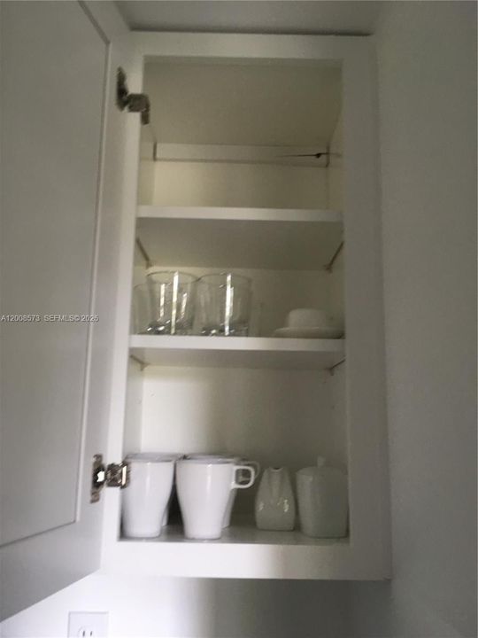For Sale: $225,000 (2 beds, 2 baths, 1045 Square Feet)