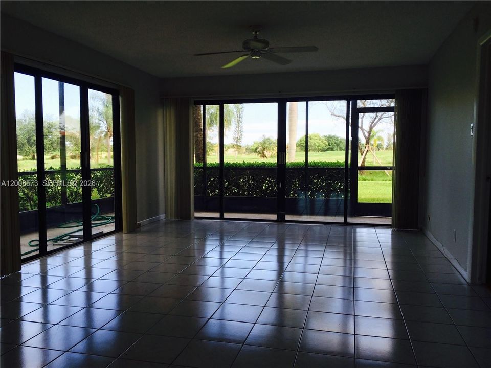 For Sale: $225,000 (2 beds, 2 baths, 1045 Square Feet)