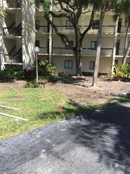 For Sale: $225,000 (2 beds, 2 baths, 1045 Square Feet)
