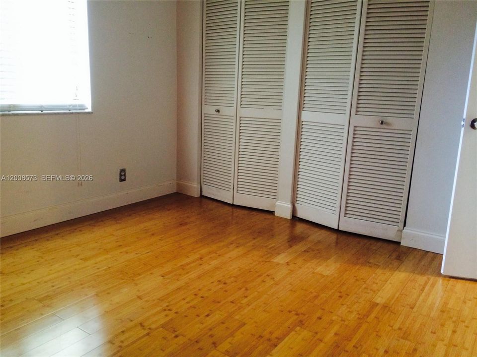 For Sale: $225,000 (2 beds, 2 baths, 1045 Square Feet)