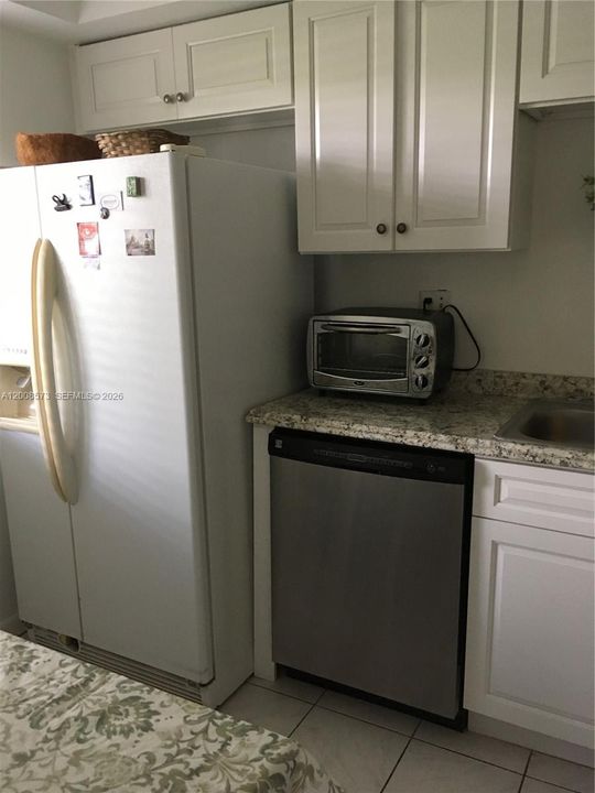 For Sale: $225,000 (2 beds, 2 baths, 1045 Square Feet)