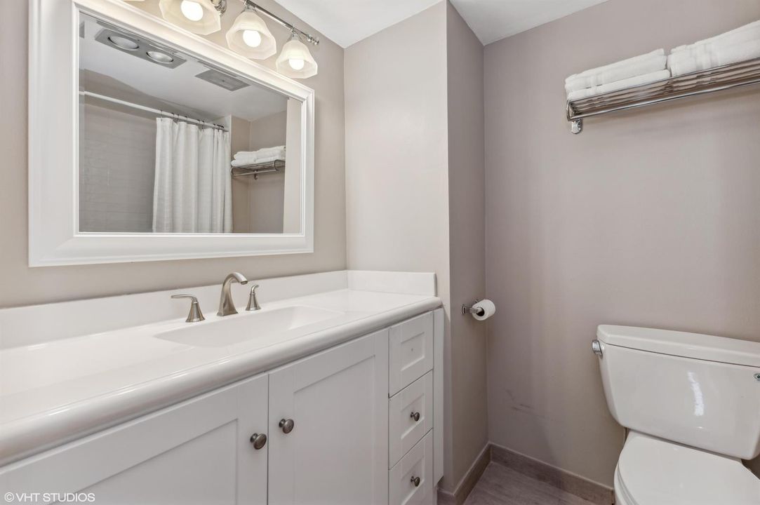 The Barrton Guest Suite - 3