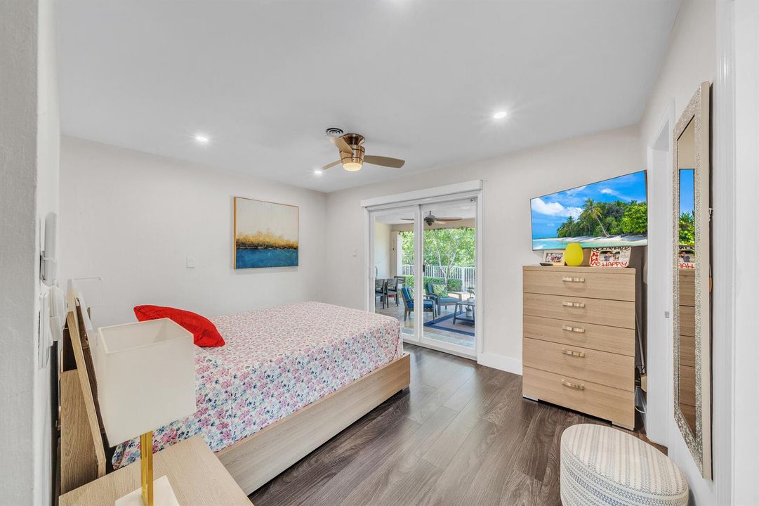 9 3293 Primary Bedroom