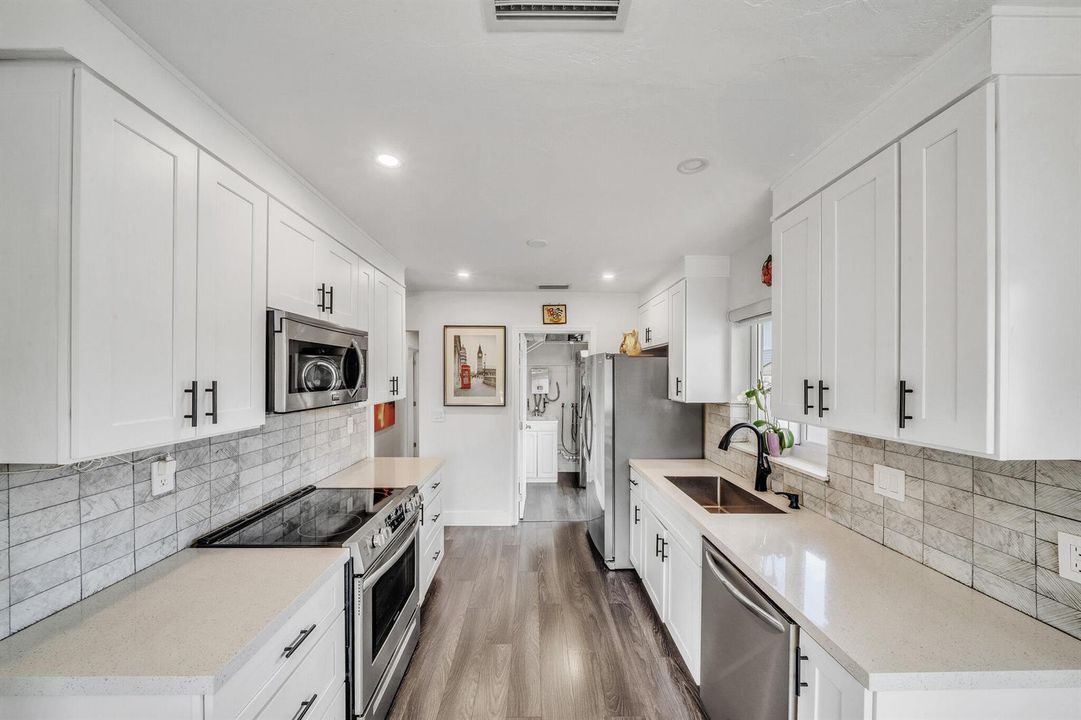 2 3293 Kitchen (5)