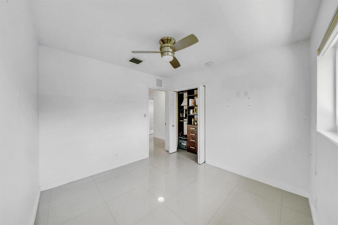 27 3291 Guest Bedrooms (3)