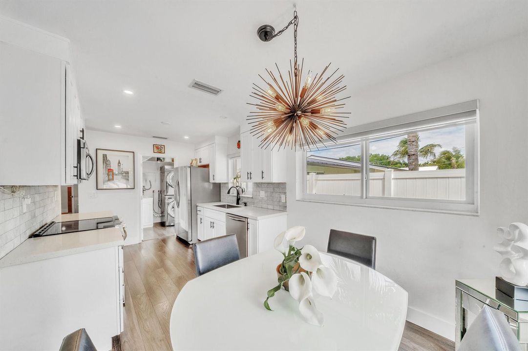 2 3293 Kitchen (2)