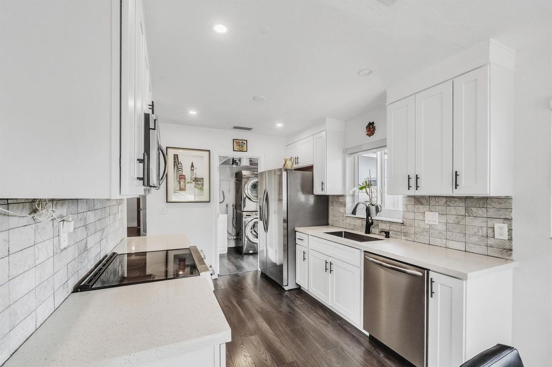 2 3293 Kitchen (3)