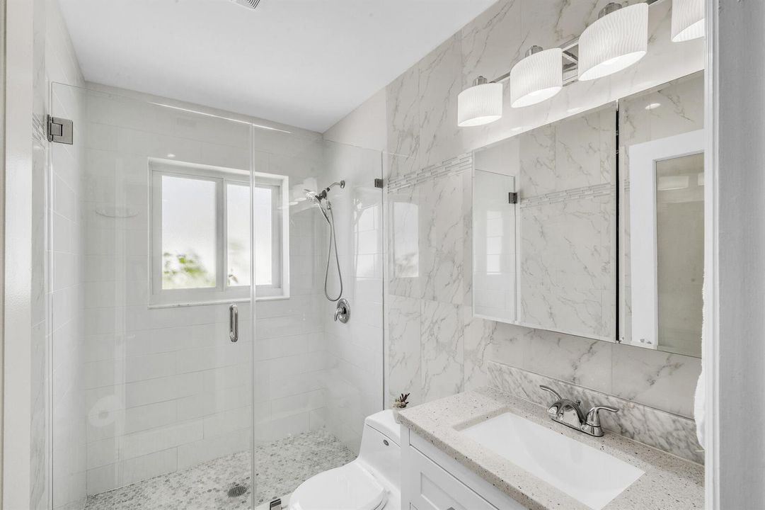 12 3293 Primary Bathroom (1)