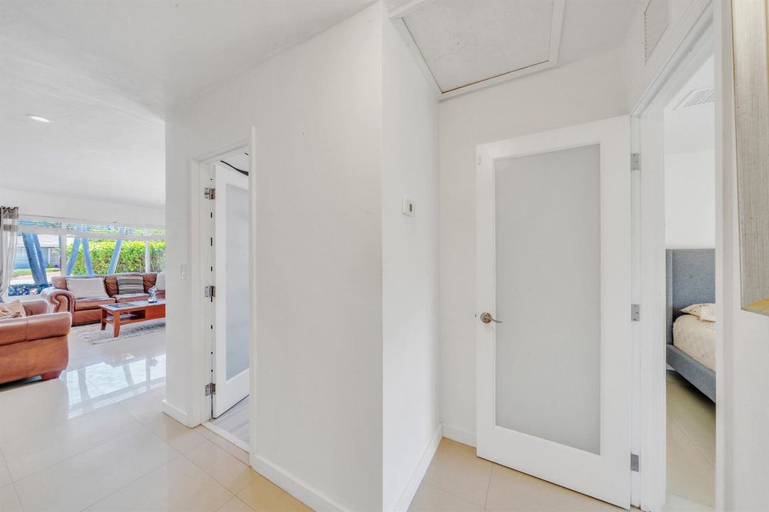 28 3291 Foyer