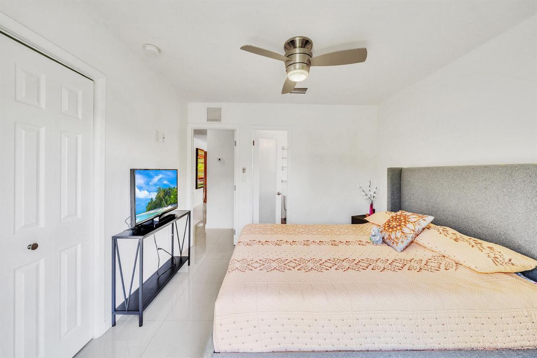31 3291 Primary Bedroom (2)